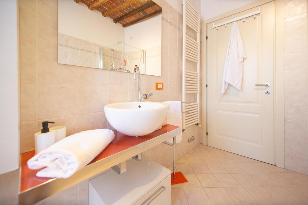 Serena Apartment, Cosy Close Center Town Appartement Lucques