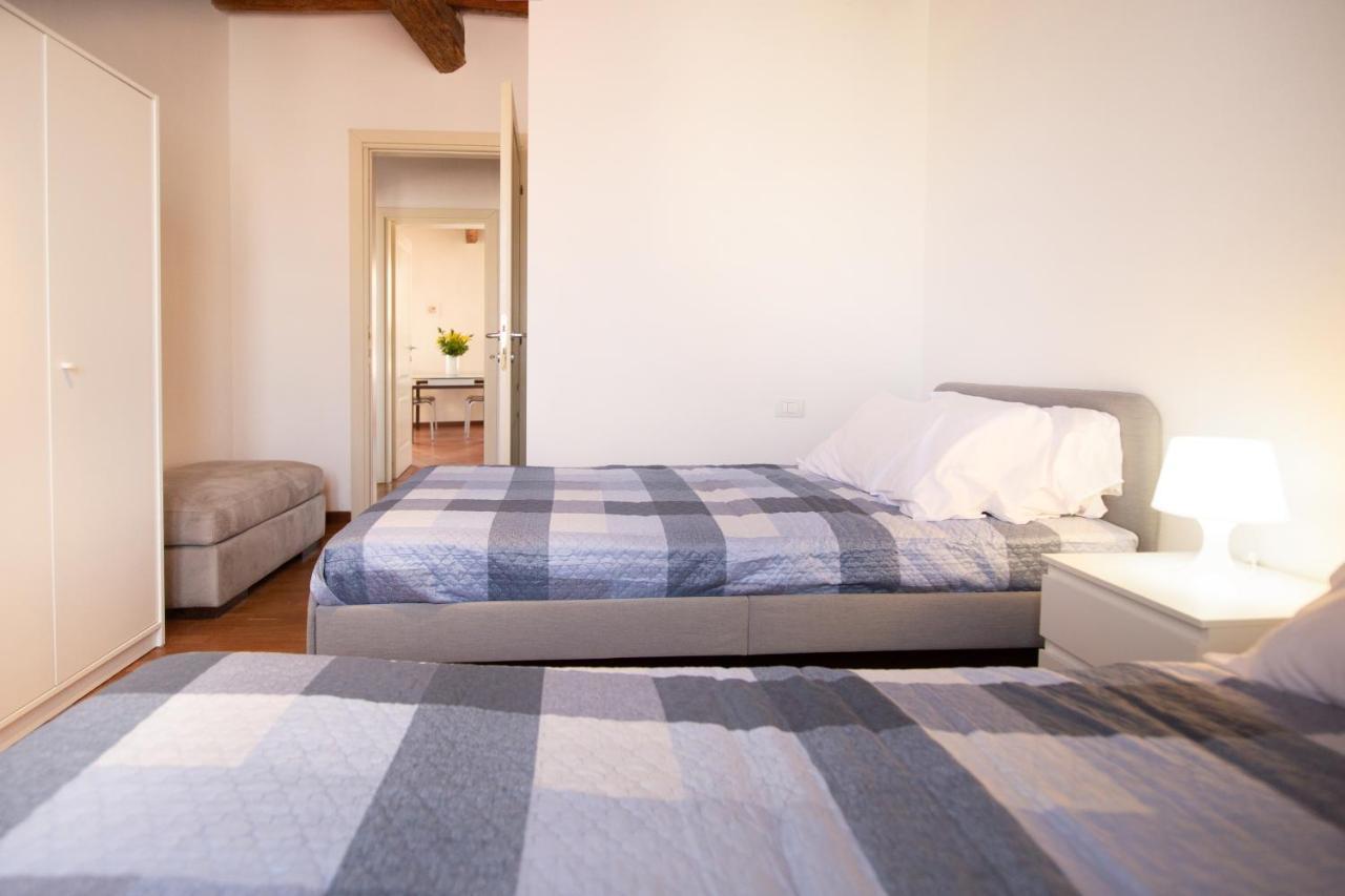 Serena Apartment, Cosy Close Center Town Appartement Lucques