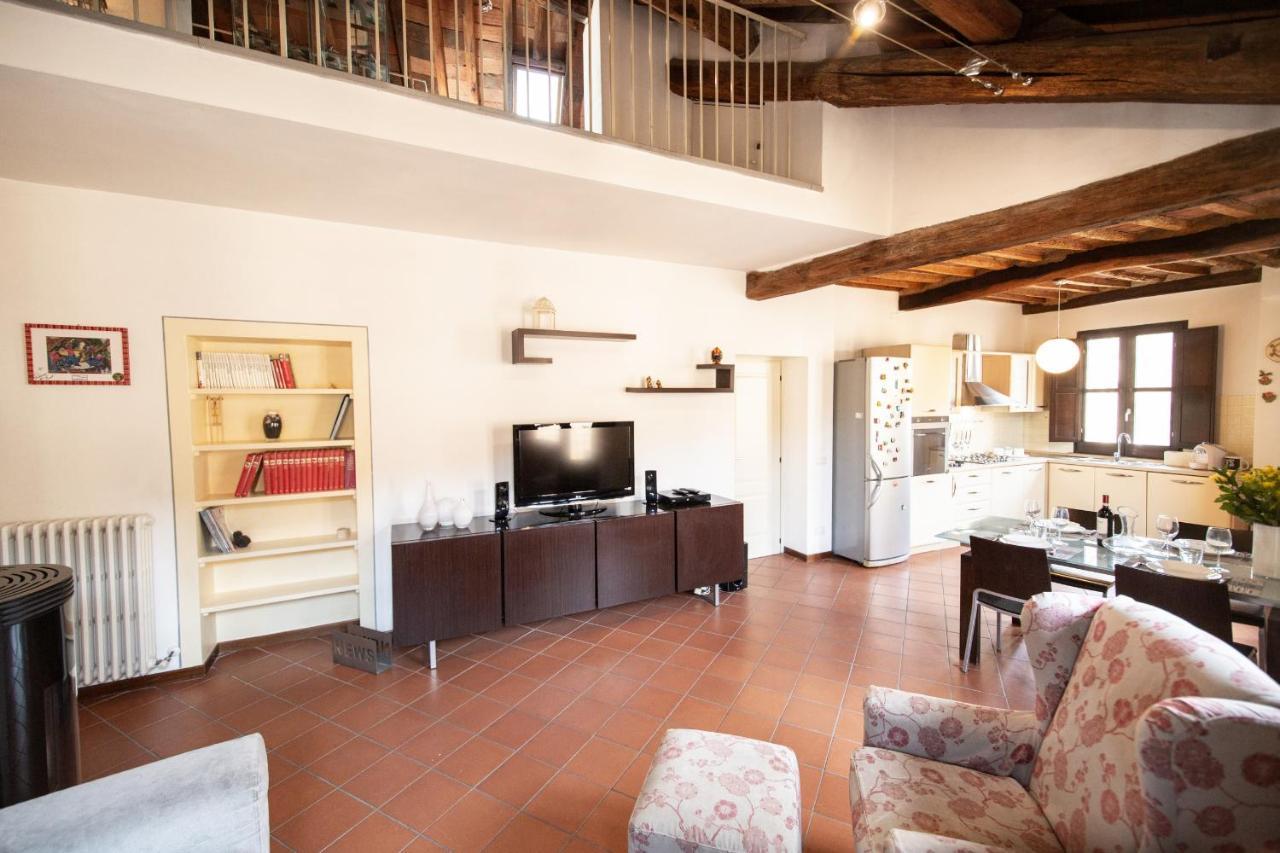 Serena Apartment, Cosy Close Center Town Appartement Lucques