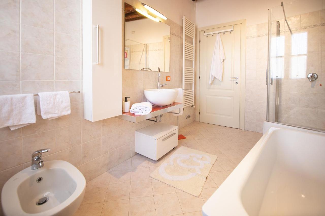 Serena Apartment, Cosy Close Center Town Appartement *